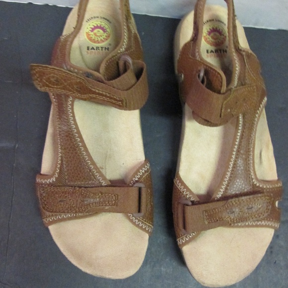 earth spirit sandals size 10